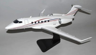 Bombardier Aerospace Challenger 350 Business Desk Display Model 1/32 SC Airplane