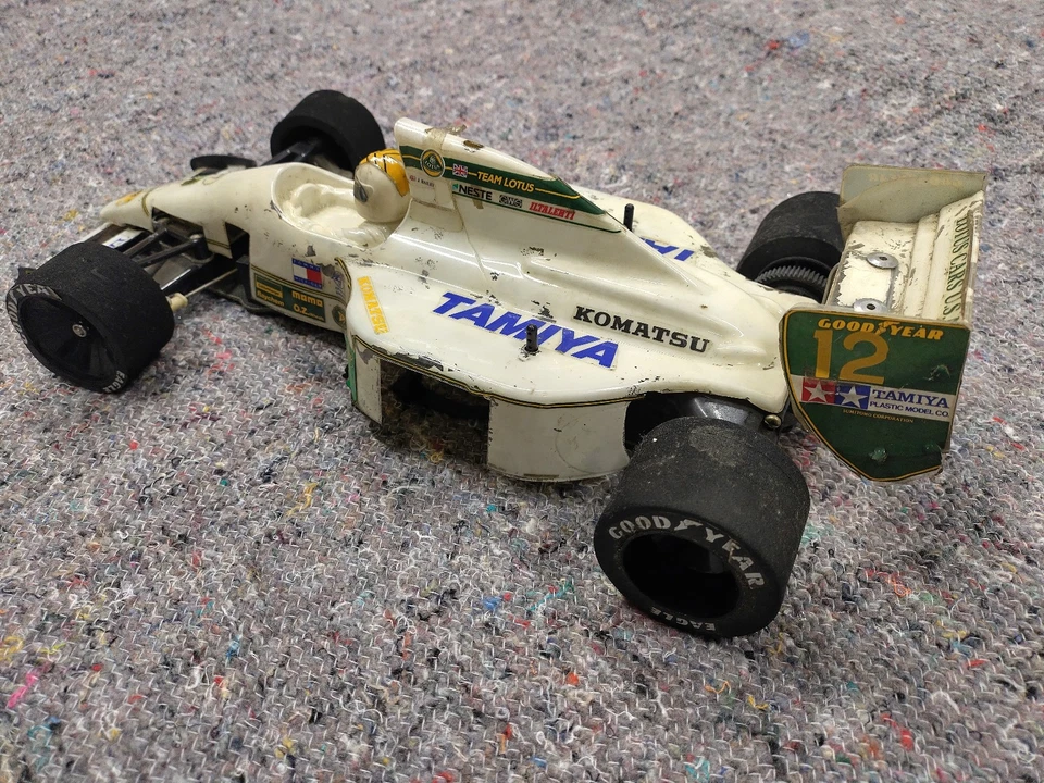 Vintage 58095 Tamiya Lotus 102B Judd RC car 1/10 scale with original manual - Bild 3 von 4