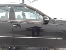 Mercedes Benz E-Klasse 211 T&uuml;r vorn rechts Beifahrert&uuml;r schwarz uni 040 BJ2004