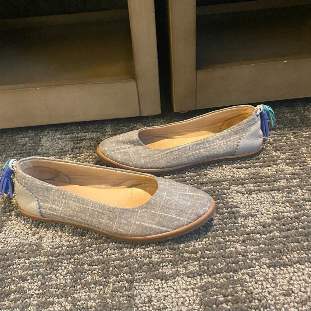 UGG Mesa Flat - image 4