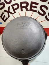 Fully Restored FAVORITE Chicago Logo #9 Cast Iron SKILLET Pan 10" Seasoned Flat