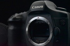  US Duty Paid Canon EOS 5D Digital SLR Full Frame Camera Body Only 9318