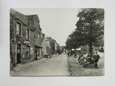 Grassington Square Post Office Boys Bench Frith 1925 Vintage Photo