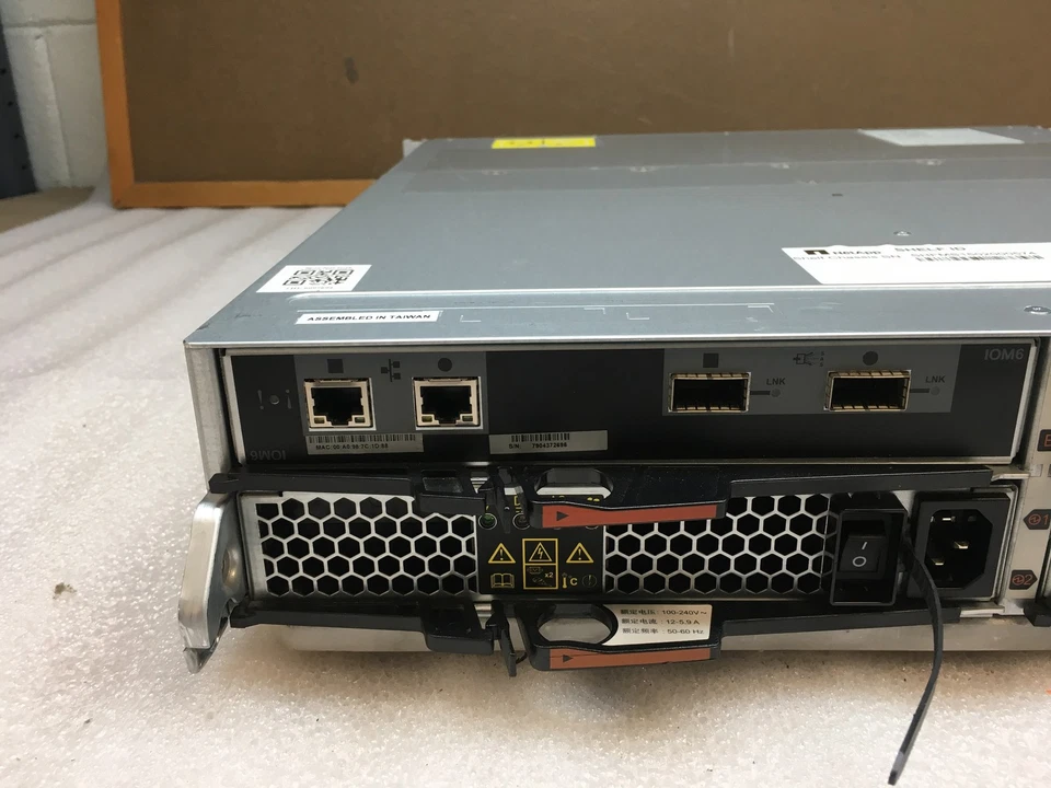 NetApp NAJ-1001 DS2246 24-Bay Storage Expansion Array w/2 IOM6 Controllers 2xPSU - Image 2 of 4