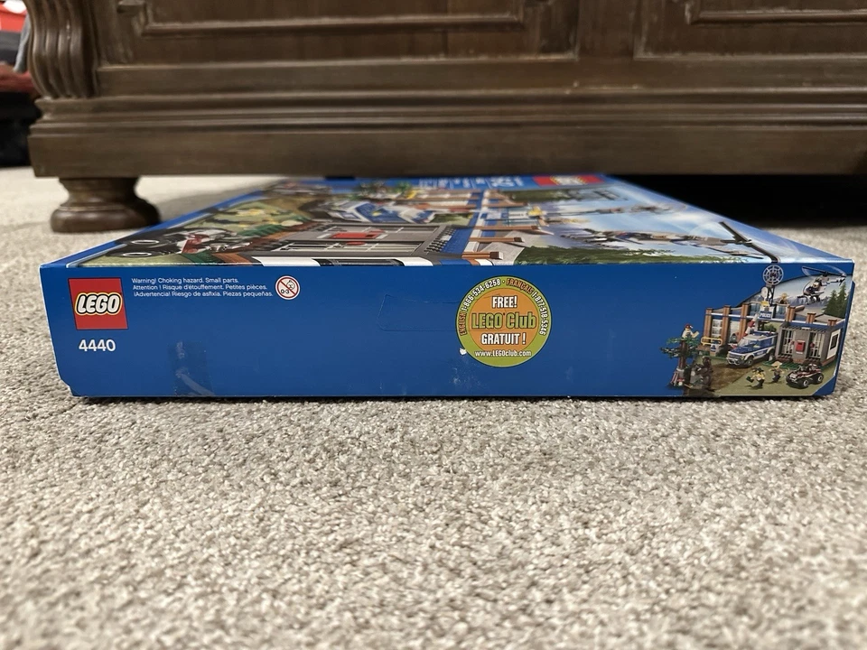 NEW! (4440) LEGO CITY: 🌲Forest Police Station Tree Helicopter Retired! - Image 4 of 4