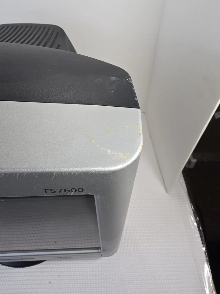 Vintage COMPAQ FS7600 17" Flat CRT Monitor Gaming Computer Great Glass Condition - Image 3 of 4