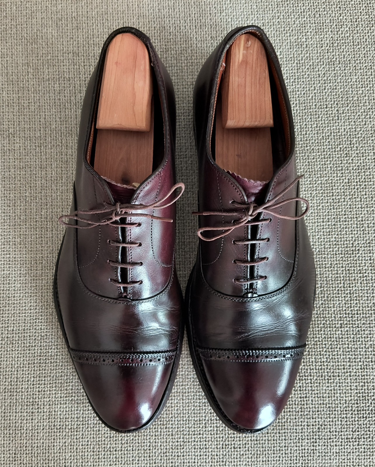 Alden 905 Burgundy Calfskin Perforated Straight Tip Bal