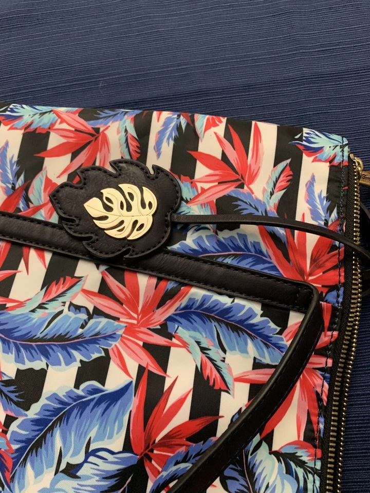 Tommy Bahama Tote Siesta Key Waterproof Striped large NWOT Preowned - Image 3 of 4