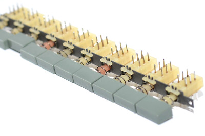 Produktbild von RFT ETE-DDR 7502 Tastensatz – 4x UM, Rastend, NOS Mit Lagerspuren