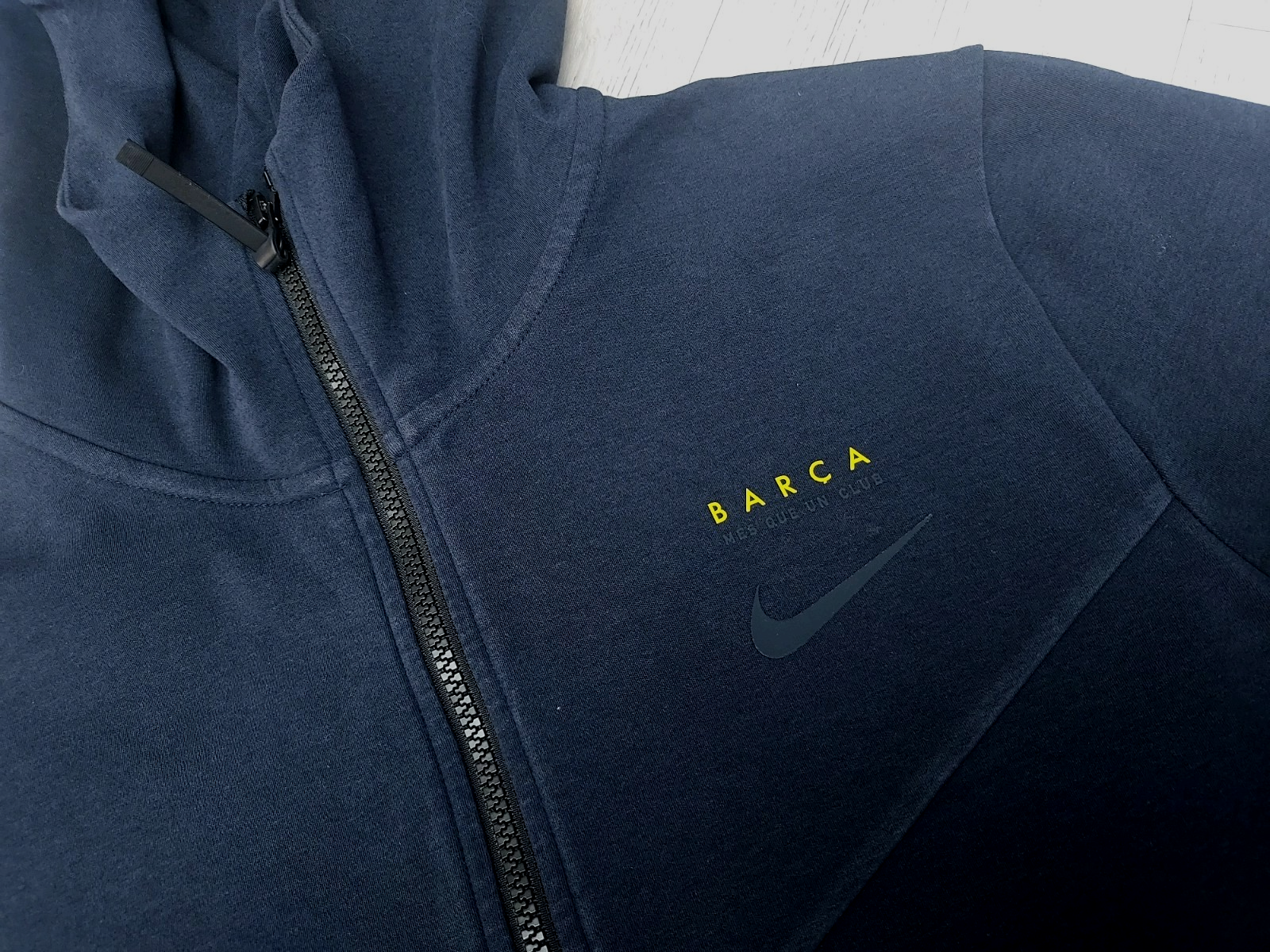 SACAI X NIKE Barcelona Nike Felpa con Cappuccio Uomo Blu Medio Tech Fleece Giacca Maglione Pre Match Hoody
