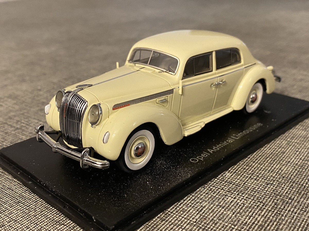 Miniature Opel Admiral 1/43 Neo Hebmüller Oliv/beige 1938