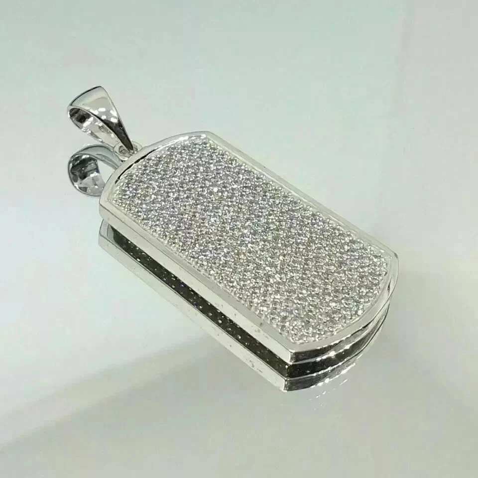 Colgante con etiqueta de perro de diamante de corte redondo de 3,00 quilates enchapado en oro blanco de 14 k para hombre Foto 4 de 4