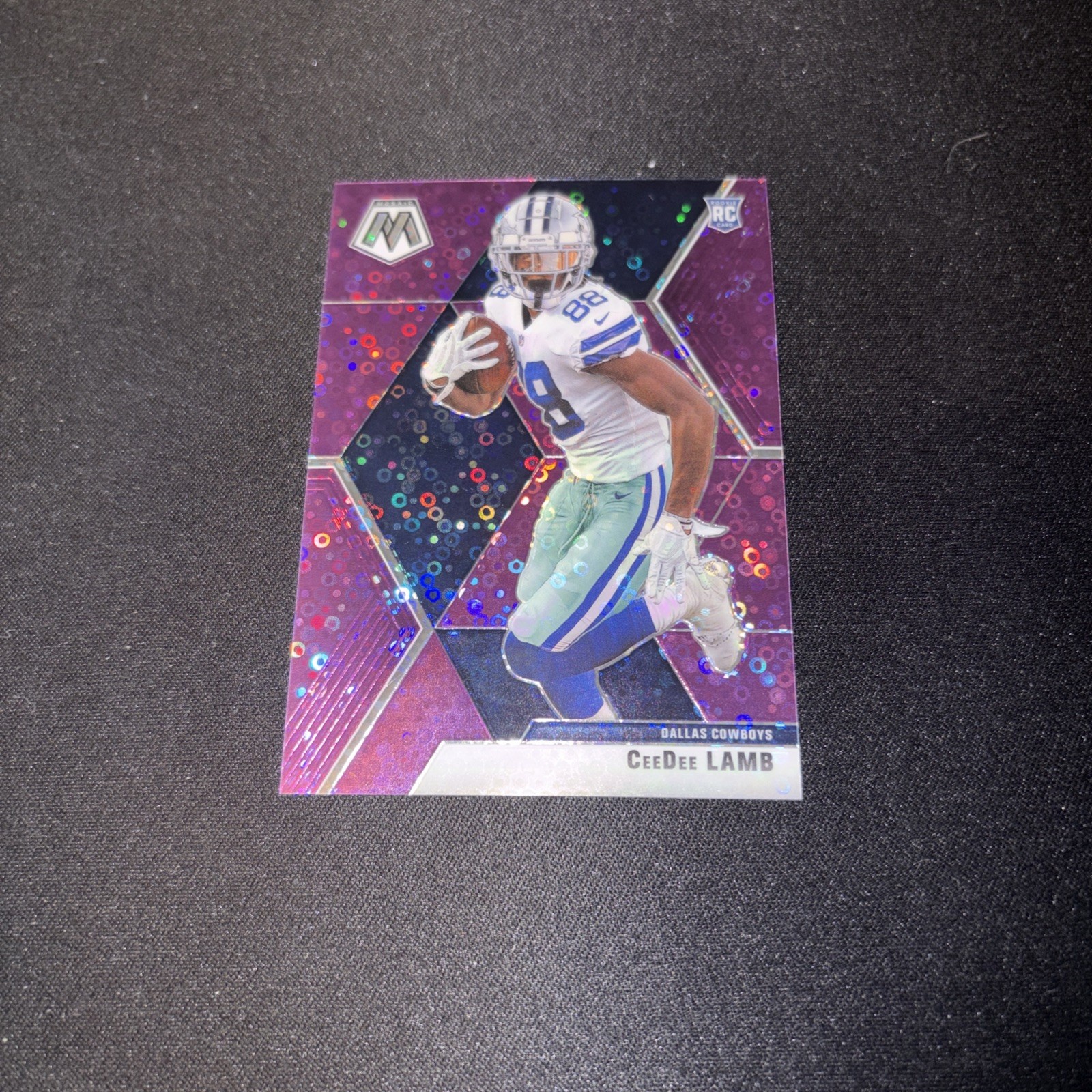 CEEDEE LAMB 2020 PANINI MOSAIC #207 RC NO HUDDLE PURPLE /50 Cowboys