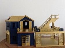 Sylanian Families Dream Home with Carport Repainted Nay & Gold