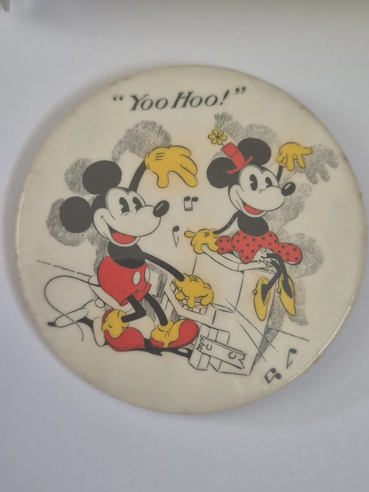 Mickey's Follies (1929)Yoo Hoo 3.5インチ ピンバッジ ヴィンテージ ディズニー UK 1930 レア - 画像1/9