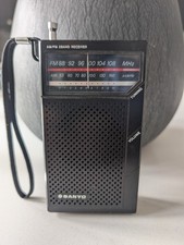 Sanyo AM/FM Pocket Radio 1980s, black. working condition.