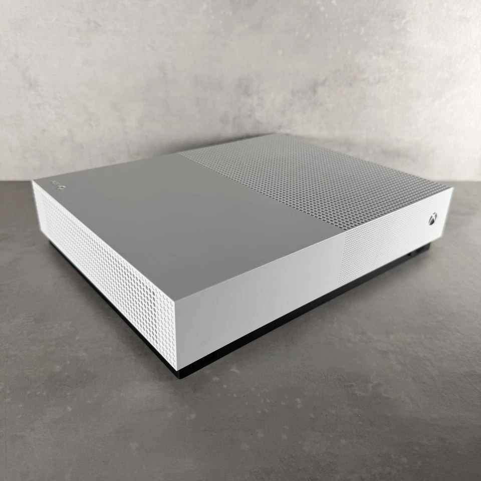 Microsoft Xbox One S All-Digital Edition, foto 3 di 5