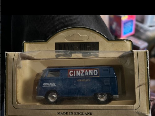 VW Bus Cinzano lledo days gone diecast Model 1:43rd Scale - Picture 5 of 8