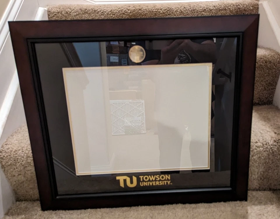 NUEVO Marco Townson University Diploma; Marco Cereza Negro con Alfombrillas Doradas y Negras Foto 2 de 4