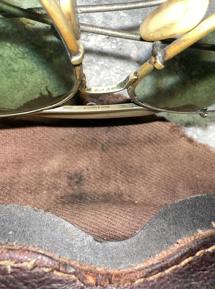 Gafas de sol vintage de aviador lentes verdes Bausch And Lomb con estuche original Foto 2 de 3