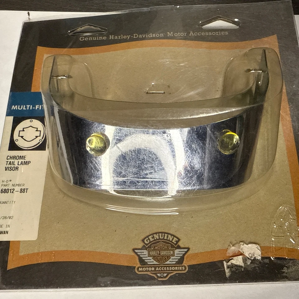 Visera de luz trasera vintage Harley-Davidson Softail 68012-88T FXST Wide Glide 1980+ Foto 2 de 3