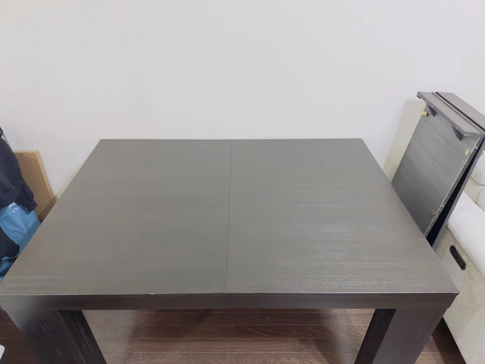 Juego de mesa de cocina negra de 7 piezas con 2 extensiones de hojas, 4 sillas blancas y negras Foto 2 de 4