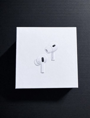 Apple AirPods Pro 2nd Generation with MagSafe Wireless Charging Case (USB C)...