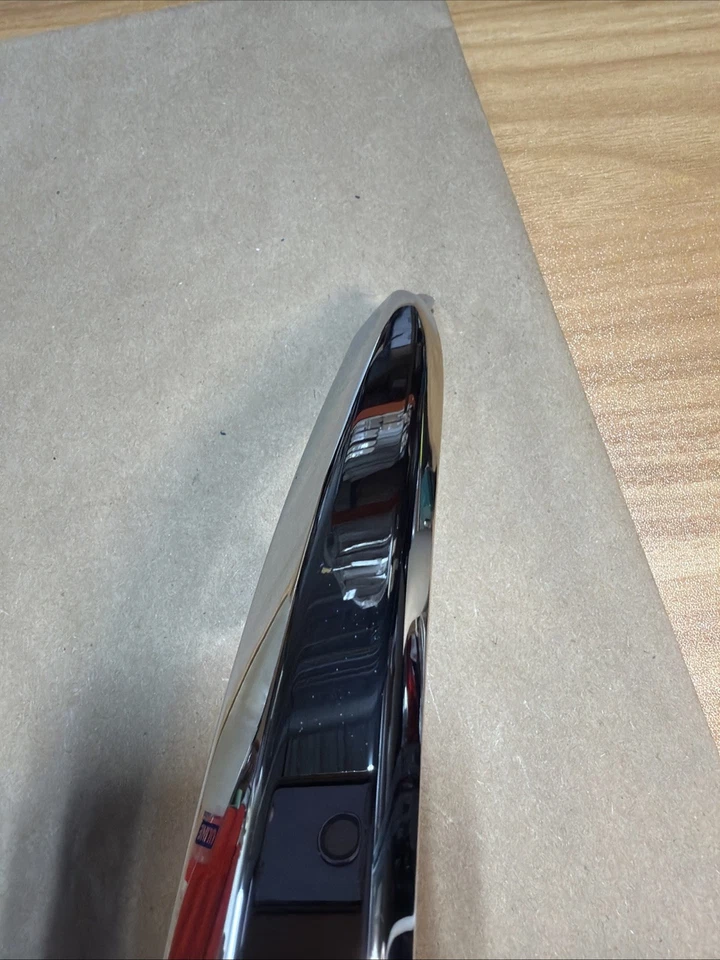 Moldura de acabamento - Lado traseiro do motorista (LH) - Mopar 5113731AB Dodge Durango 14-16 - Imagem 4 de 4