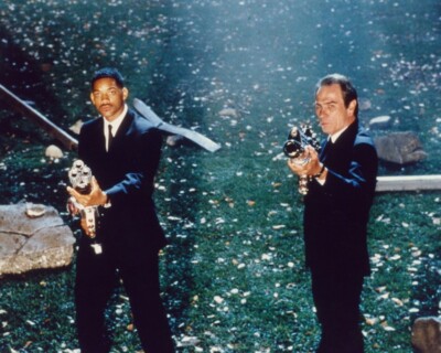 Tommy Lee Jones Will Smith Men in Black 24x36 inch Poster