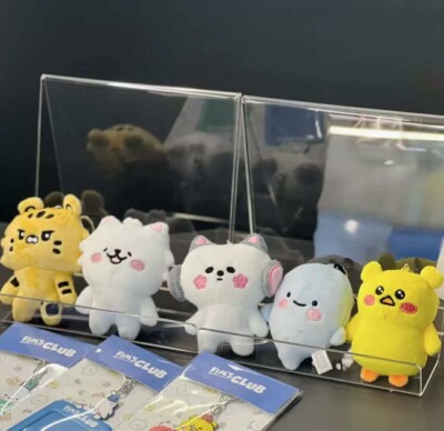 LE SSERAFIM X FIM'S CLUB OFFICIAL SPECIAL POP-UP MD PLUSH