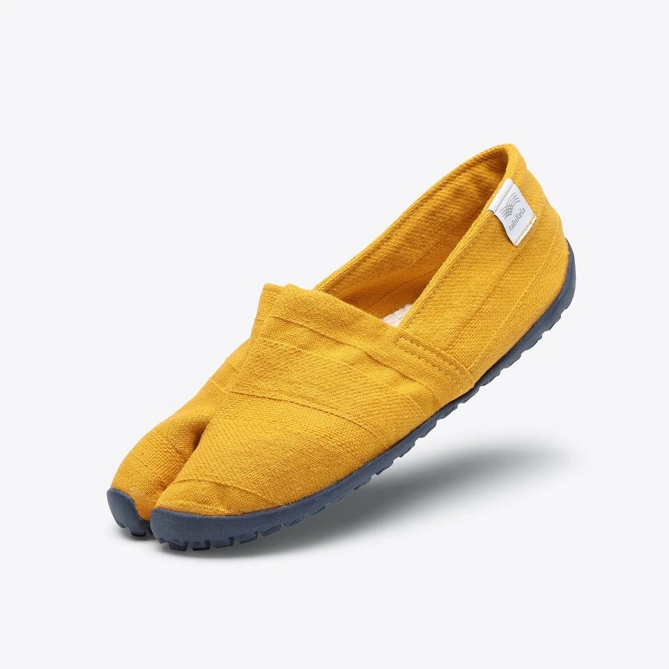 Marugo tabiRela Moon Sizes 22-28cm Tabi Shoes Tabi type sneakers Japan