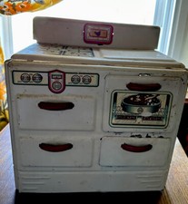Vintage Pretty Maid Rolled Steel Litho Enamel Play Stove  Bonus Pots/Pans