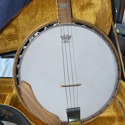 Vintage Conqueror 4 String Banjo Mint Condition with nice case!!! - Picture 5 of 7