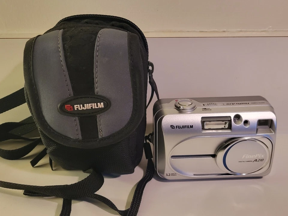 Fujifilm FinePix A Series A210 3.2MP Digital Camera Tested Working - Image 2 of 4