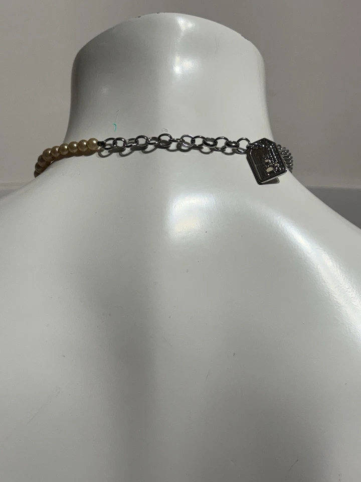 Collar de perlas Christian Dior de John Galliano de colección Foto 3 de 4