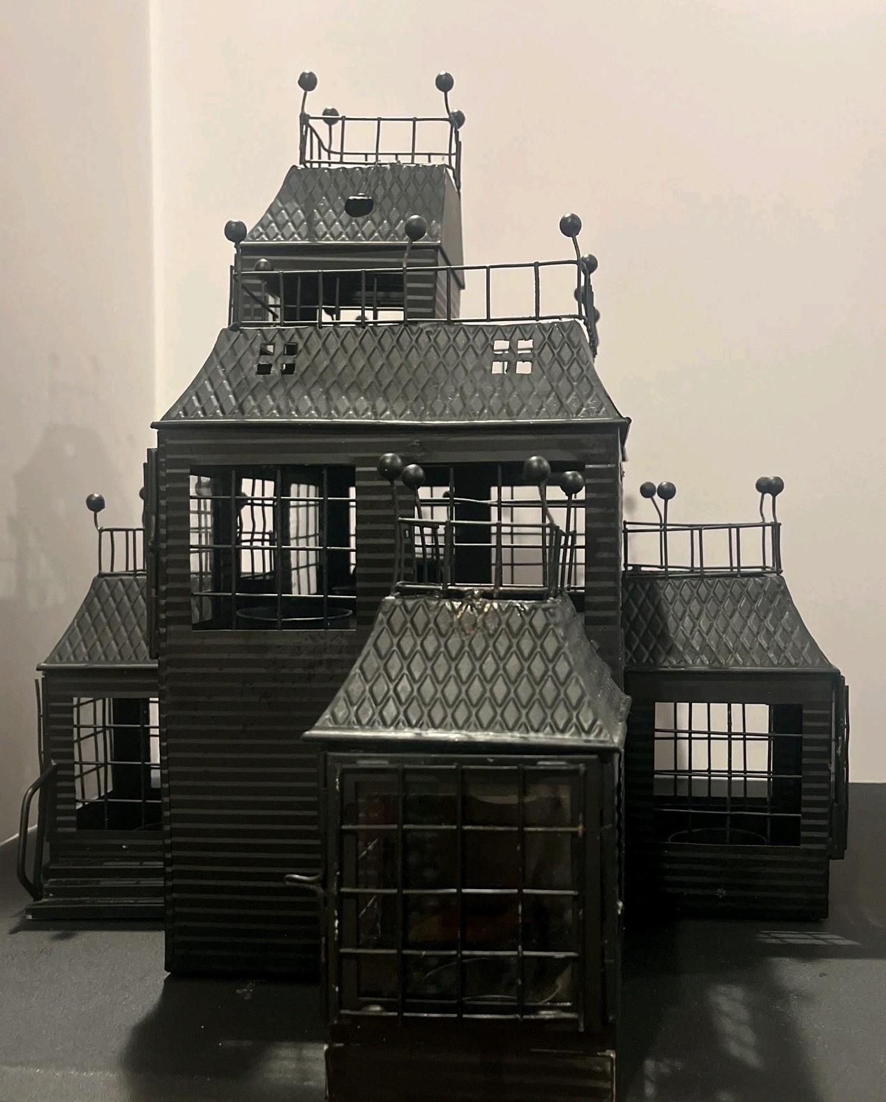 YANKEE CANDLE 2007 Haunted House Tea Light METAL Mansion Manor Black Halloween 