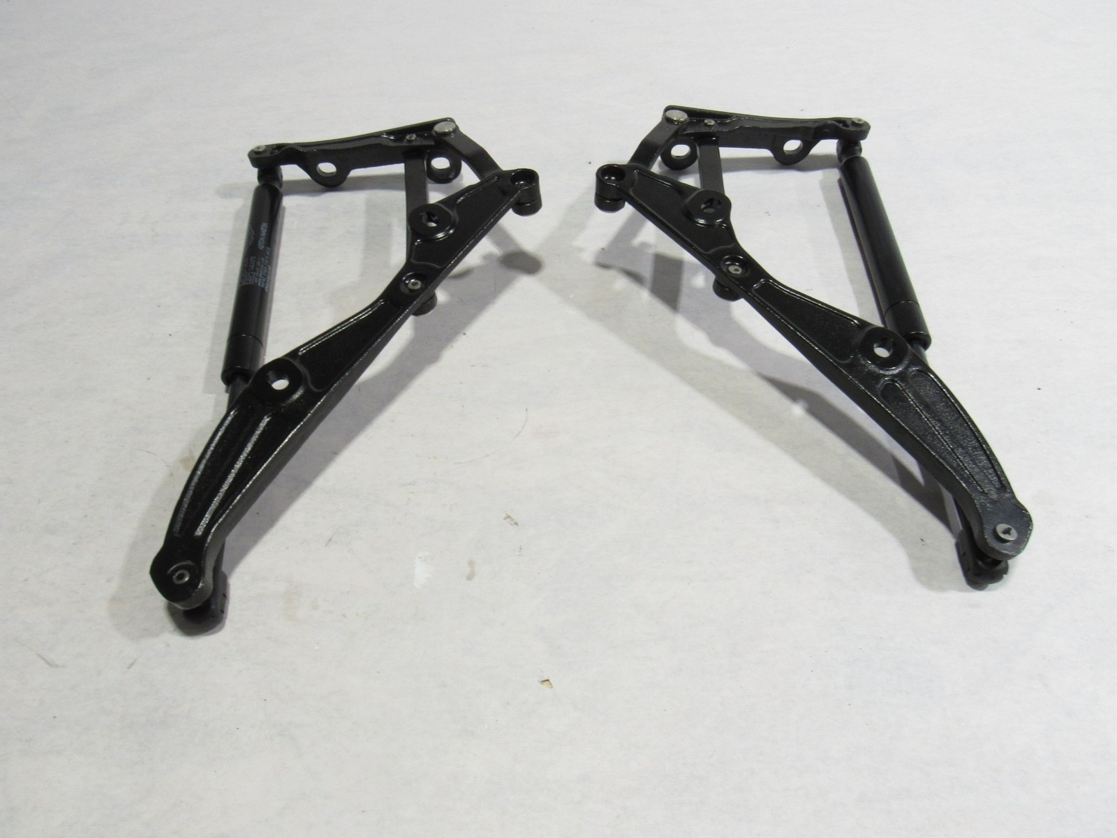 18-21 Aston Martin Vantage 2019 Rear Left Right Trunk Hinges Strut Shock :O