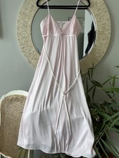 Vera Wang Light Pink Nightgown Women’s Size Medium NEW Belt Looking Amazing 🤩
