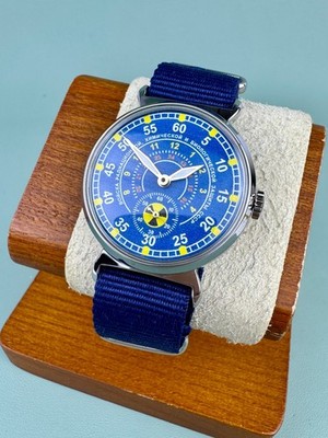 Soviet Mechanical Watch Pobeda Radiation Symbol Dial USSR Collectibl wristwatch