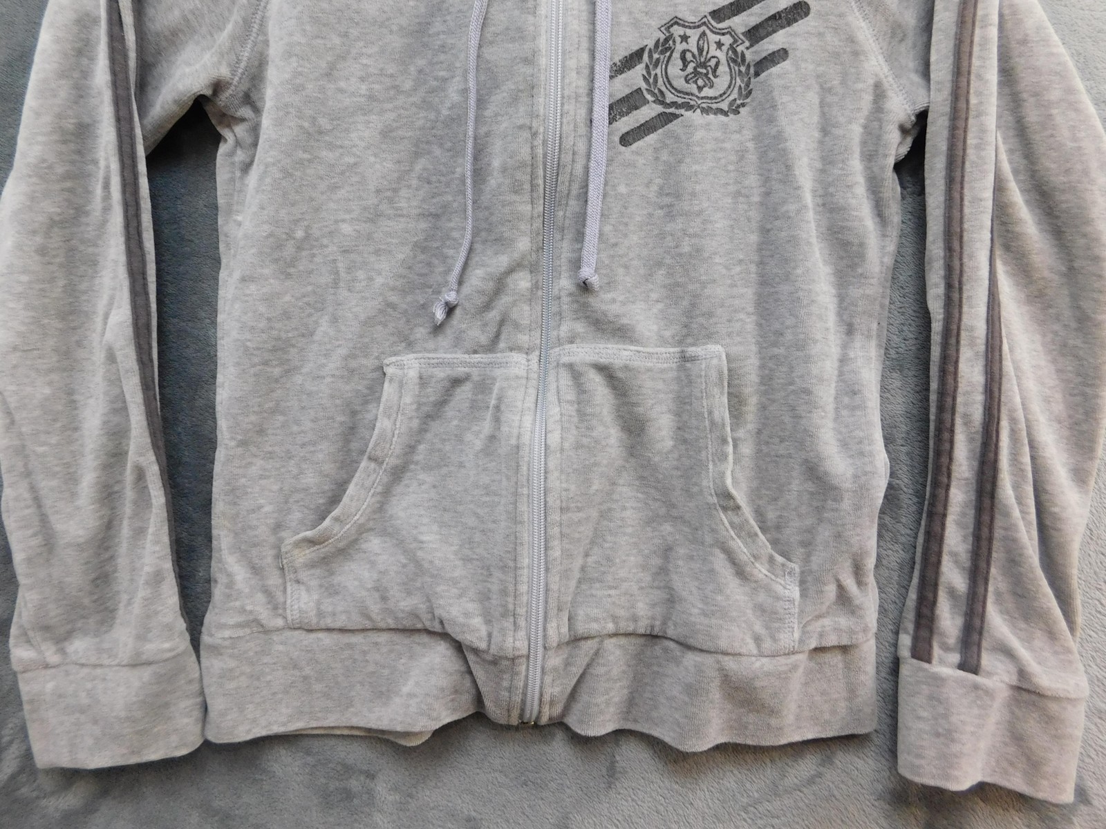 l.e.i. Active Hoodie Womens Medium Gray Full Zip Crest Graphic Stripe Raglan image 4