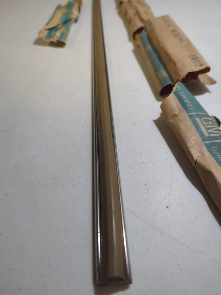 NOS 69-70 71? Pontiac Catalina o Station Wagon puerta trasera moldeada dorado marrón Foto 3 de 4