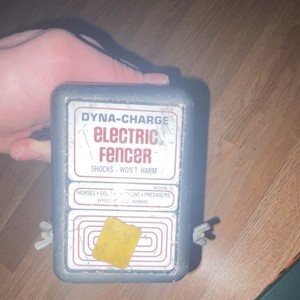 Dyna-Charge Electric Fencer Model 12 Electric Fence Controller