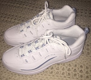 easy spirit walk run sneakers