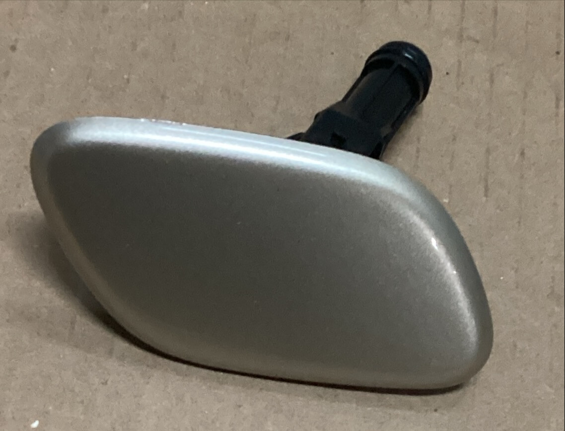 0103 LEXUS LS430 PASSENGER RIGHT HEADLIGHT LAMP WASHER NOZZLE COVER