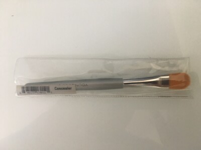 Youngblood Mineral Cosmetics Face Brush