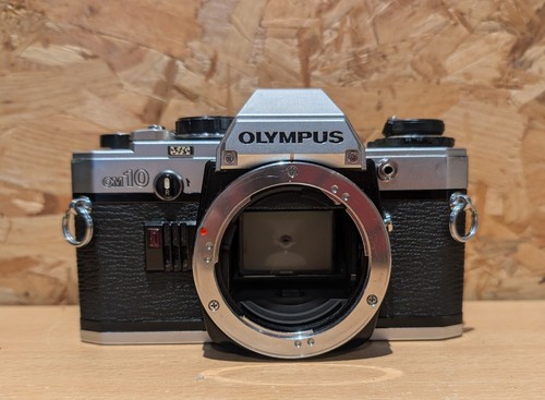 Olympus OM-10 Vintage analoge Kleinbildkamera Body, funktionstüchtig.