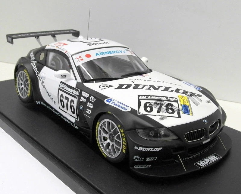 AutoArt escala 1/18 diecast - 80649 BMW Z4 cupé Nurburgring 2006 Team Schubert Foto 3 de 4