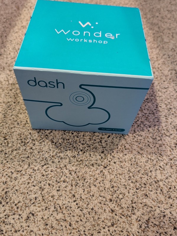 Wonder Workshop DA03 Dash Robot Blue Coding Interactive Robot New plus case