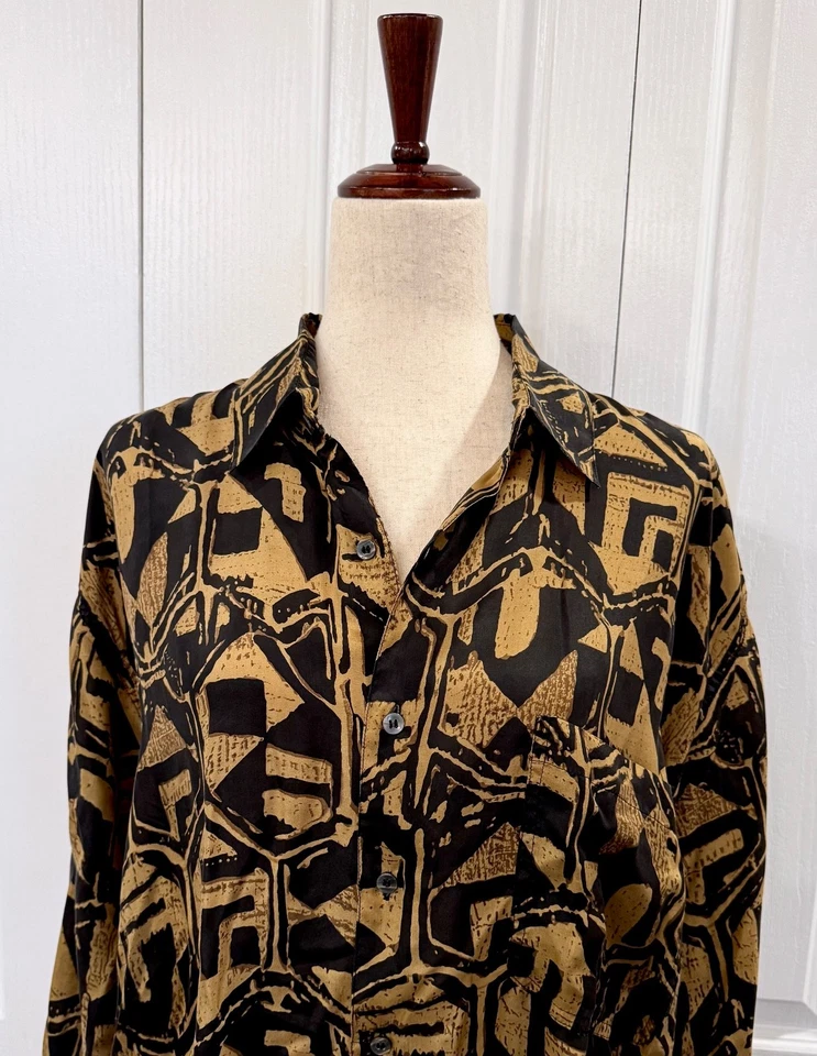 Camisa vintage, 100 % seda para hombre de Robert Stock, camel y batik negra abotonada Foto 4 de 4