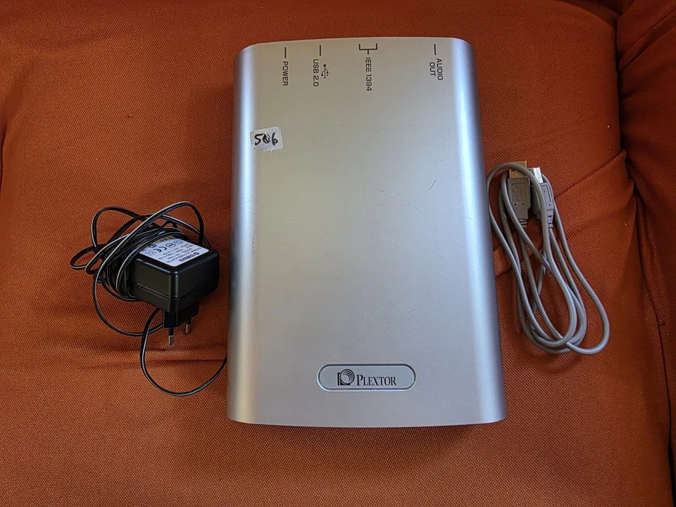 Plextor PX-708UF Masterizzatore DVD CD esterno USB 2.0 FireWire Analogico Audio - Immagine 2 di 4